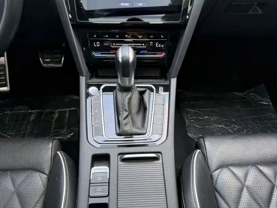 Volkswagen Magotan GTE plug-in hybrid Magotan GTE plug-in hybrid 2022 GTE luxury model 2024 — миниатюра 4