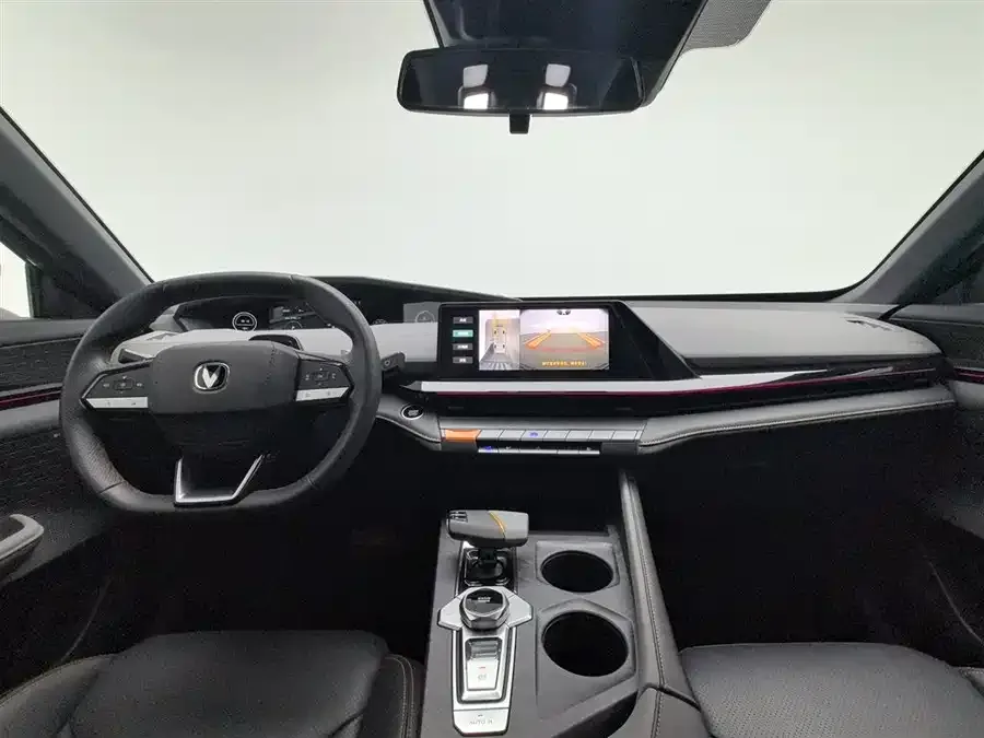 Changan UNI-V Changan UNI-V 2022 1.5T Smart Pilot Edition 2022 — миниатюра 2