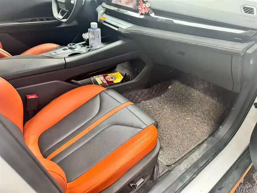 Changan UNI-V Changan UNI-V 2024 1.5T Premium Sports Edition 2024 — миниатюра 2