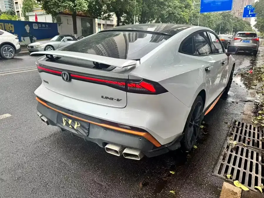 Changan UNI-V Changan UNI-V 2024 1.5T Premium Sports Edition 2024 — миниатюра 3