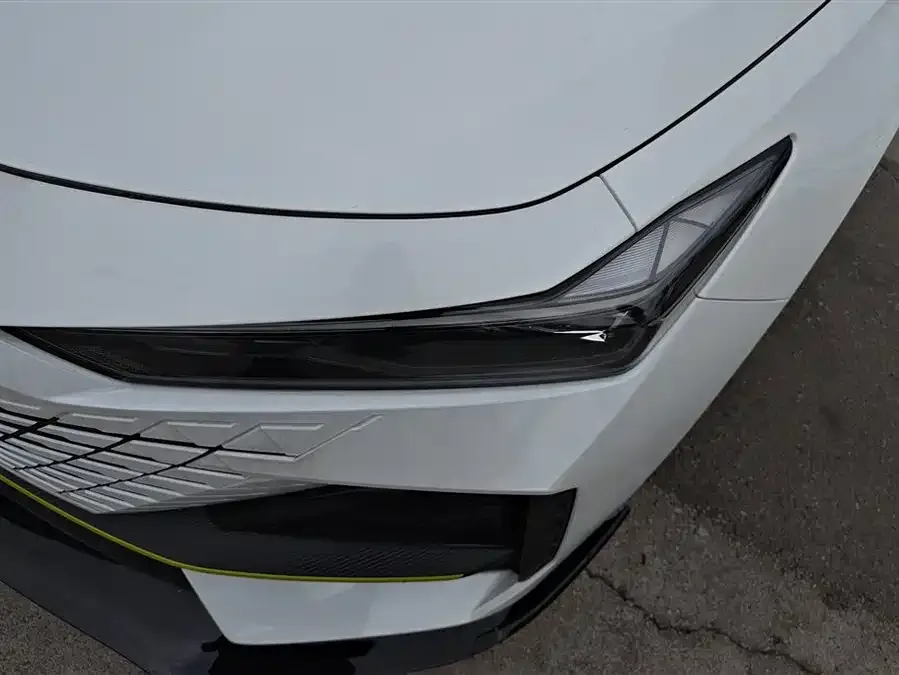 Changan UNI-V Changan UNI-V 2022 1.5T Sports Edition 2023 — миниатюра 2