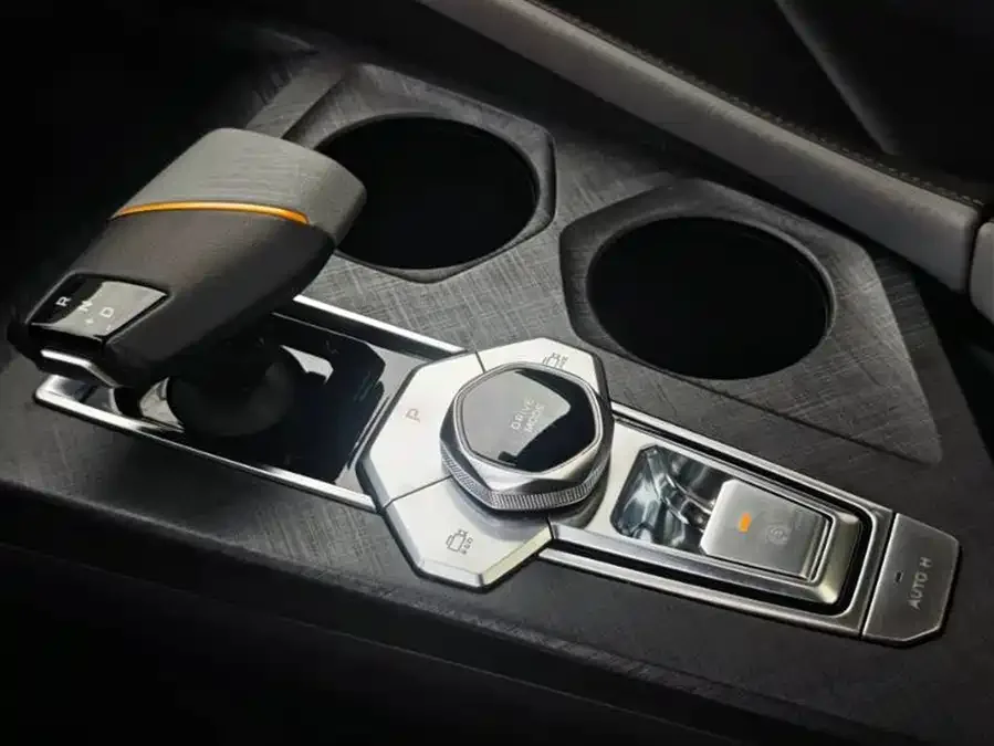Changan UNI-V Changan UNI-V 2022 1.5T Premium Edition 2022 — миниатюра 3