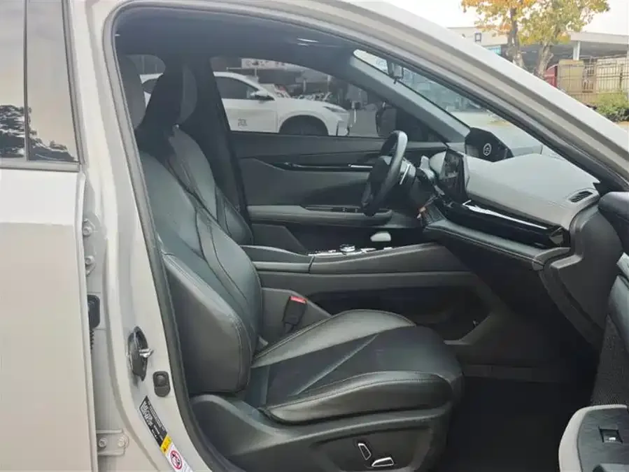 Changan UNI-V Changan UNI-V 2022 1.5T Premium Edition 2022 — миниатюра 4