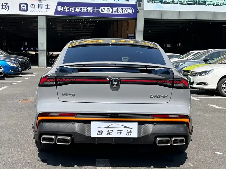 Changan UNI-V Changan UNI-V 2024 1.5T Premium Sports Edition 2025 — миниатюра 4