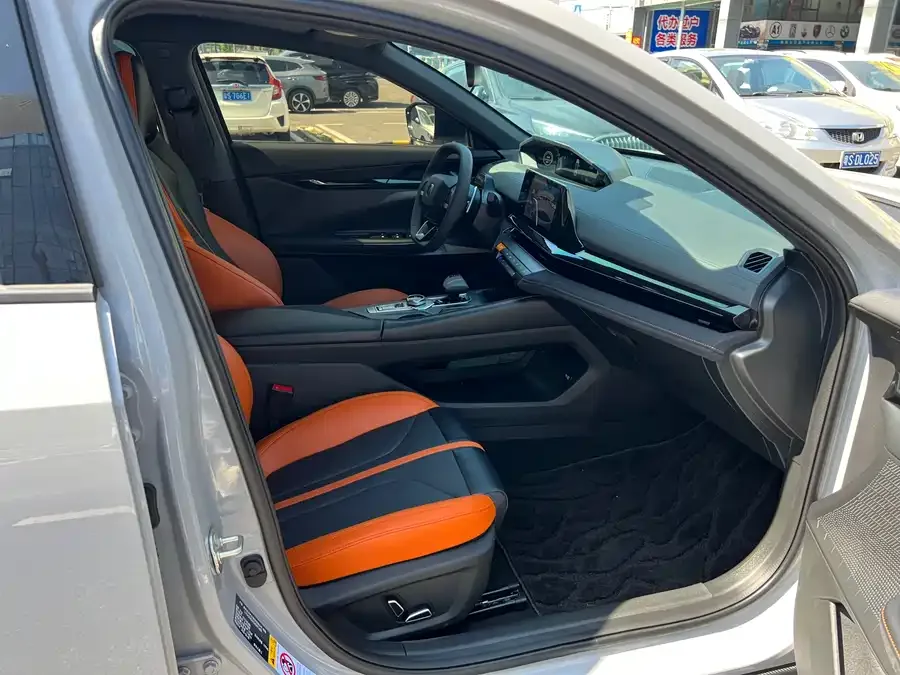 Changan UNI-V Changan UNI-V 2024 1.5T Premium Sports Edition 2025 — миниатюра 5