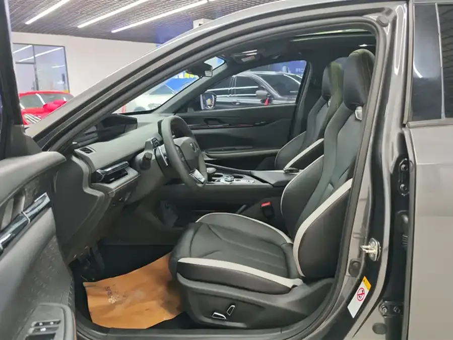 Changan UNI-V Changan UNI-V 2023 1.5T Premium Edition 2023 — миниатюра 3