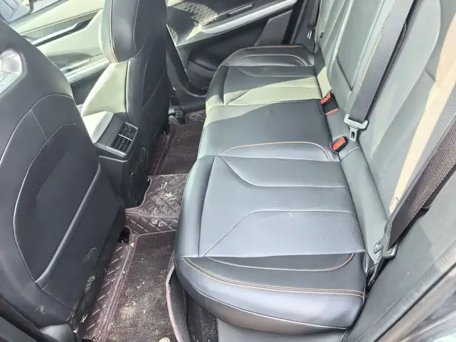 Changan UNI-V Changan UNI-V 2023 1.5T Premium Edition 2023 — миниатюра 2