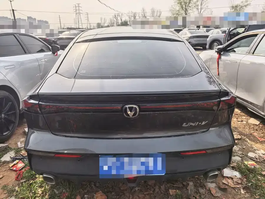 Changan UNI-V Changan UNI-V 2023 1.5T Premium Edition 2023 — миниатюра 3