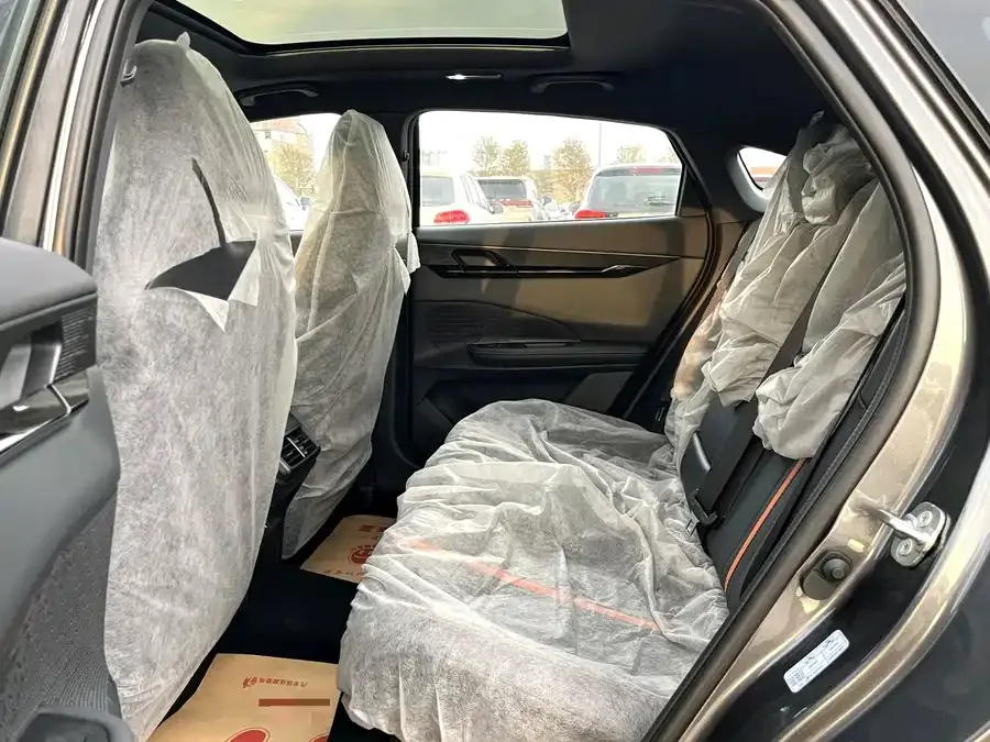 Changan UNI-V Changan UNI-V 2024 1.5T premium model 2025 — миниатюра 2