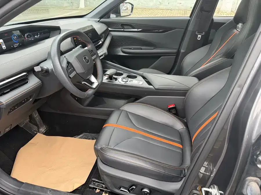 Changan UNI-V Changan UNI-V 2024 1.5T Premium Sports Edition 2024 — миниатюра 2