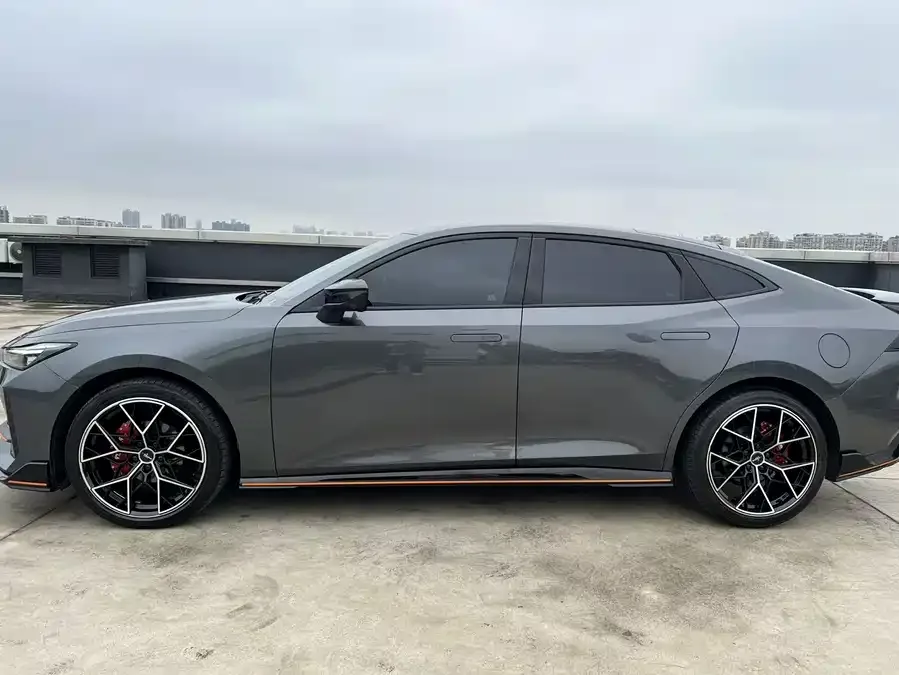 Changan UNI-V Changan UNI-V 2023 1.5T Sports Edition 2023 — миниатюра 3