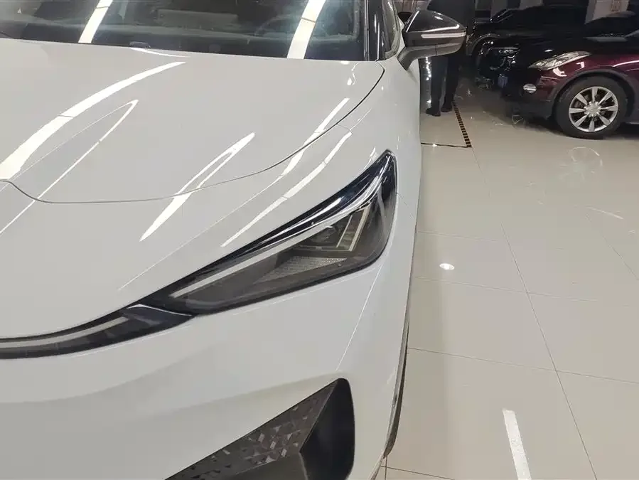 Volkswagen ID. UNYX Yuzhong 06 2024 Pro long-range version 2025 — миниатюра 2