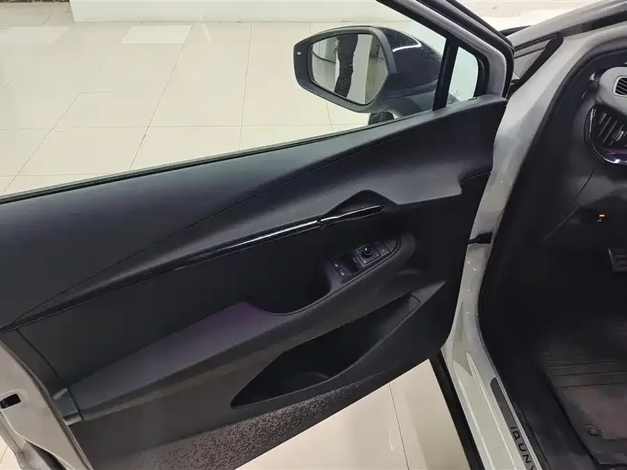Volkswagen ID. UNYX Yuzhong 06 2024 Pro long-range version 2025 — миниатюра 4