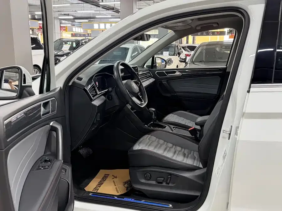 Volkswagen Tiguan L New Energy Tiguan L New Energy 2023 430PHEV Plug-in Hybrid Flagship Edition 2023 — миниатюра 5