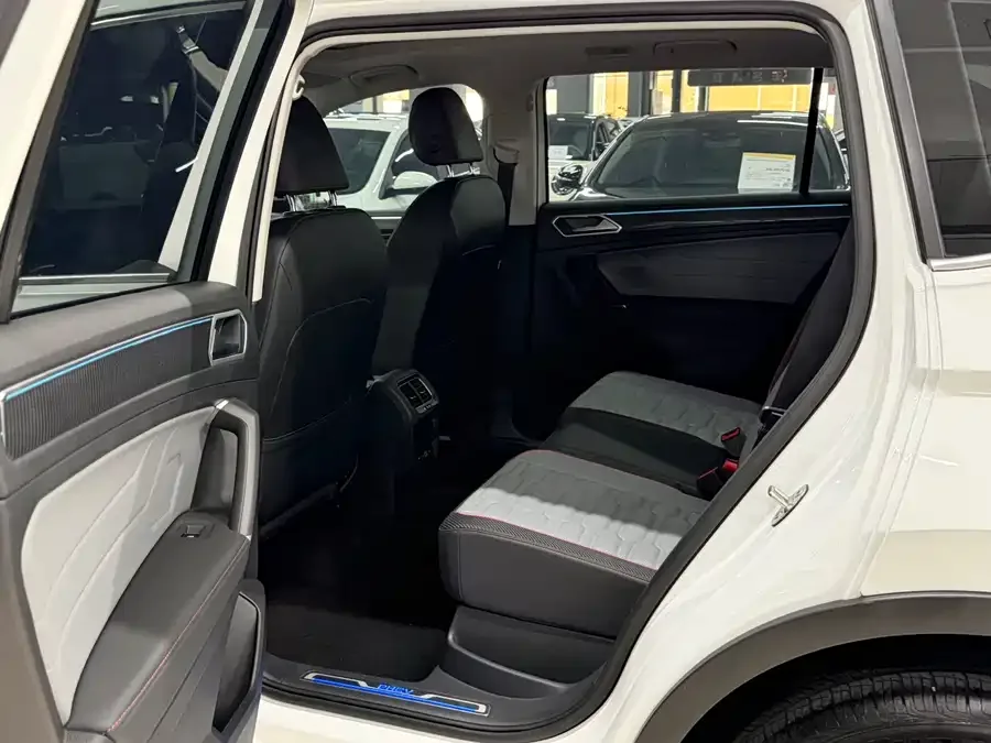 Volkswagen Tiguan L New Energy Tiguan L New Energy 2023 430PHEV Plug-in Hybrid Flagship Edition 2023 — миниатюра 5