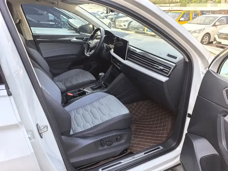 Volkswagen Tiguan X Tiguan X 2022 330TSI 2WD Flagship Edition 2022 — миниатюра 2