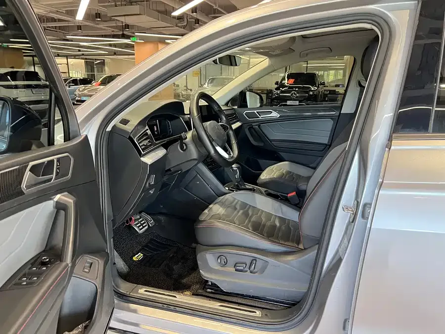 Volkswagen Tiguan X Tiguan X 2022 330TSI 2WD Flagship Edition 2022 — миниатюра 4