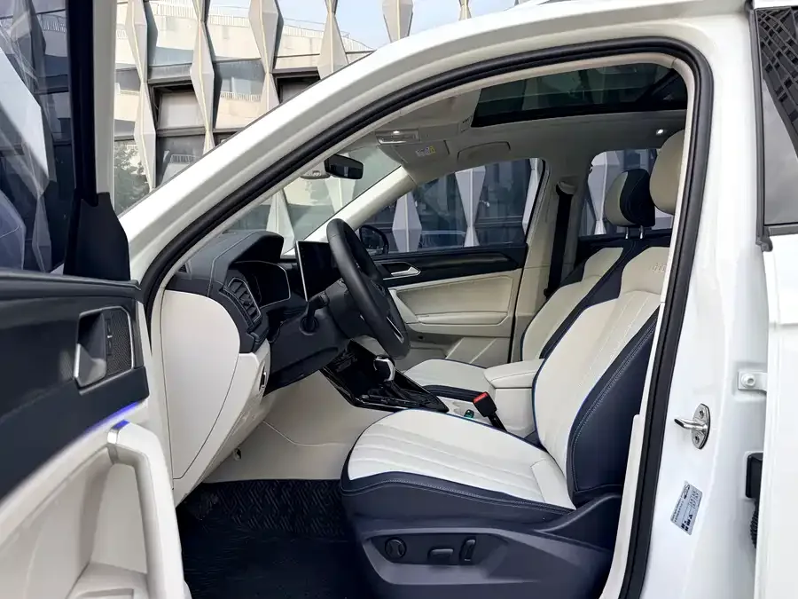 Volkswagen Tayron GTE plug-in hybrid Tanyue GTE plug-in hybrid 2023 280TSI Luxury Plus Advanced Edition 2023 — миниатюра 2