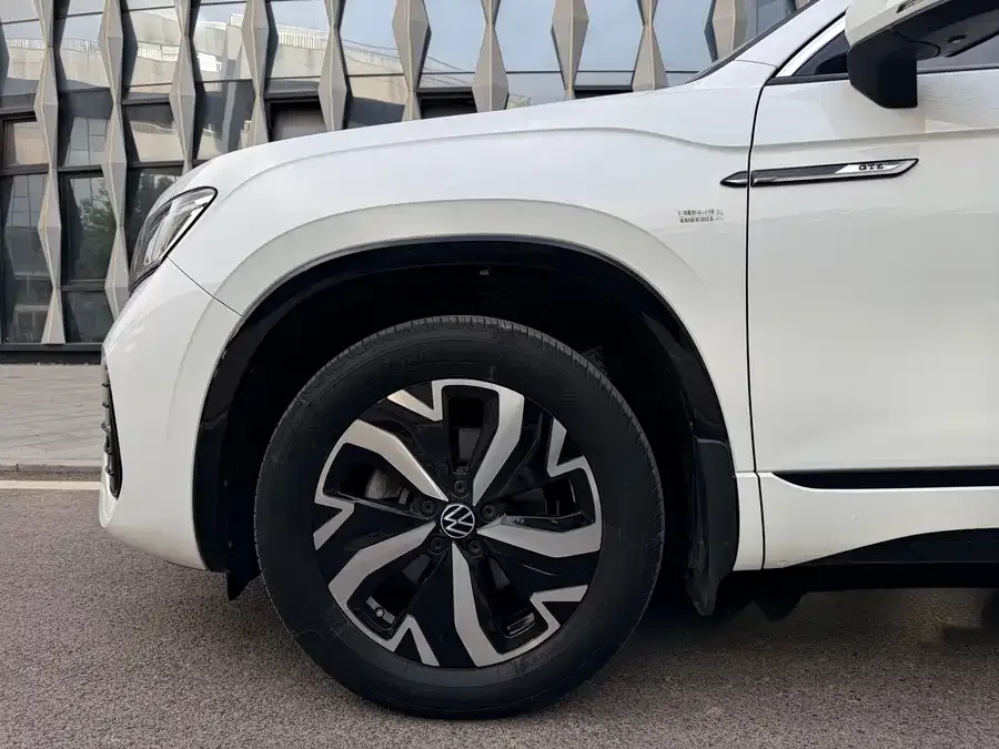 Volkswagen Tayron GTE plug-in hybrid Tanyue GTE plug-in hybrid 2023 280TSI Luxury Plus Advanced Edition 2023 — миниатюра 3
