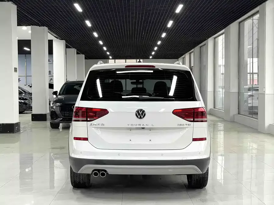 Volkswagen Touran 2021 Touran Touran L 280TSI DSG 7-seater 2022 — миниатюра 2