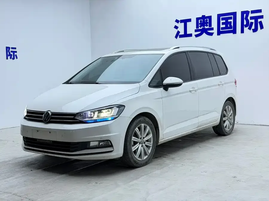 Volkswagen Touran 2021 Touran Touran L 280TSI DSG Comfort Edition 7 Seaters 2022 — фото 1, купить с доставкой в Москву