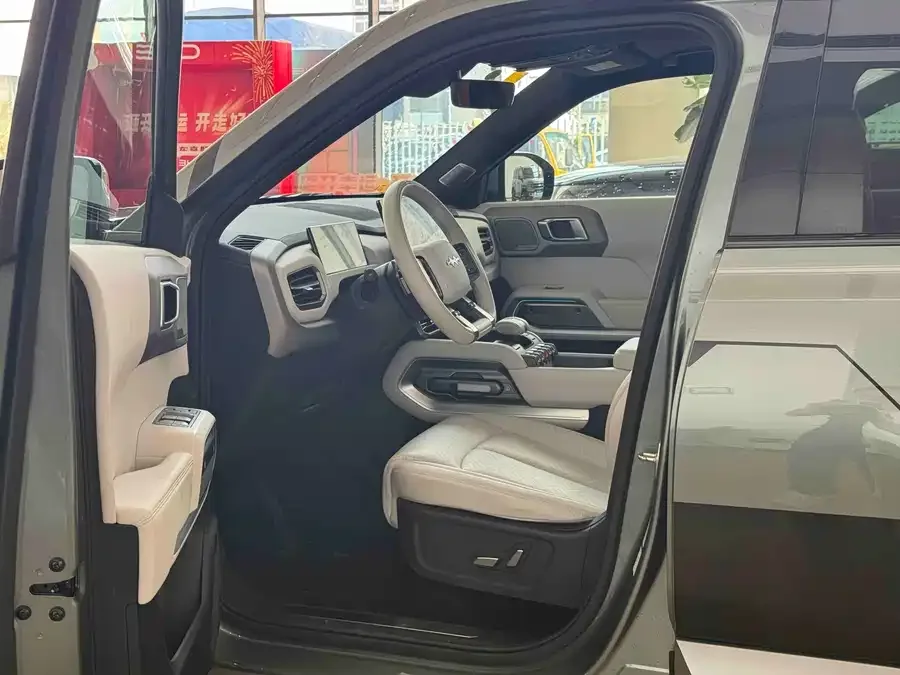 BYD Leopard Titanium 3 Titanium 3 2025 Model 501km Rear-Wheel Drive Ultra Edition 2025 — миниатюра 2