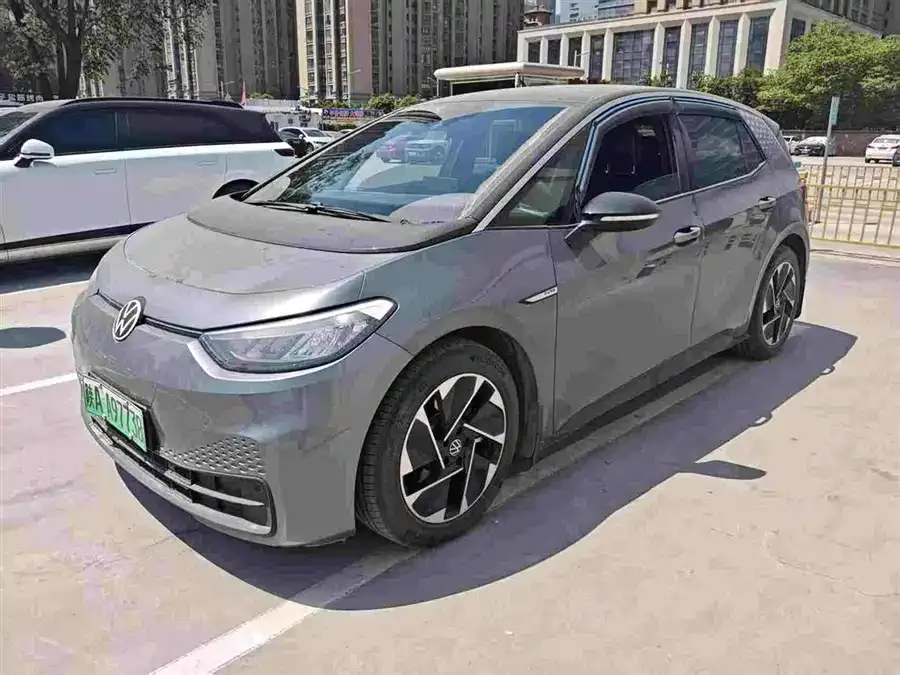 Volkswagen ID.3 Volkswagen ID.3 2023 Upgraded Pure Smart Edition 2023 — фото 1, купить с доставкой в Москву