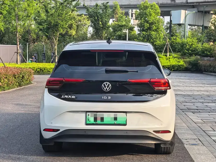 Volkswagen ID.3 Volkswagen ID.3 2024 Outstanding Edition 2024 — миниатюра 2
