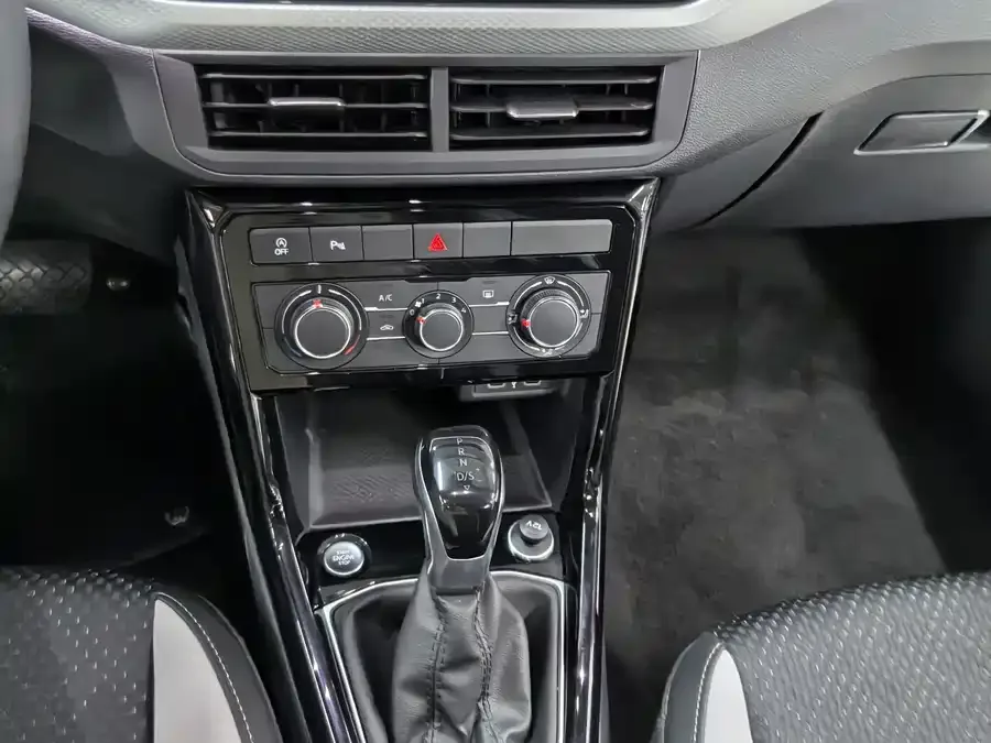Volkswagen Tacqua Tanying 2021 1.5L Automatic Joy-Link Edition 2023 — миниатюра 3