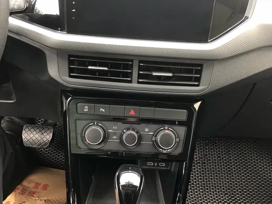 Volkswagen Tacqua Tanying 2023 200TSI DSG R-Line Intelligent Connected Edition 2023 — миниатюра 3