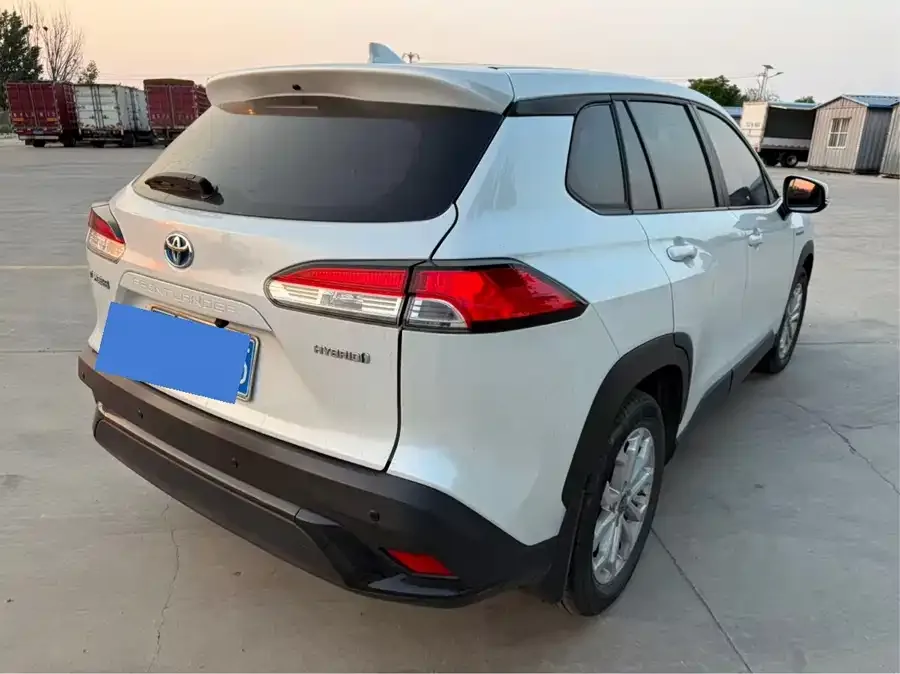 Toyota Frontlander Fenglanda 2023 2.0L Intelligent Electric Hybrid Dual Engine Leading Edition 2024 — миниатюра 3