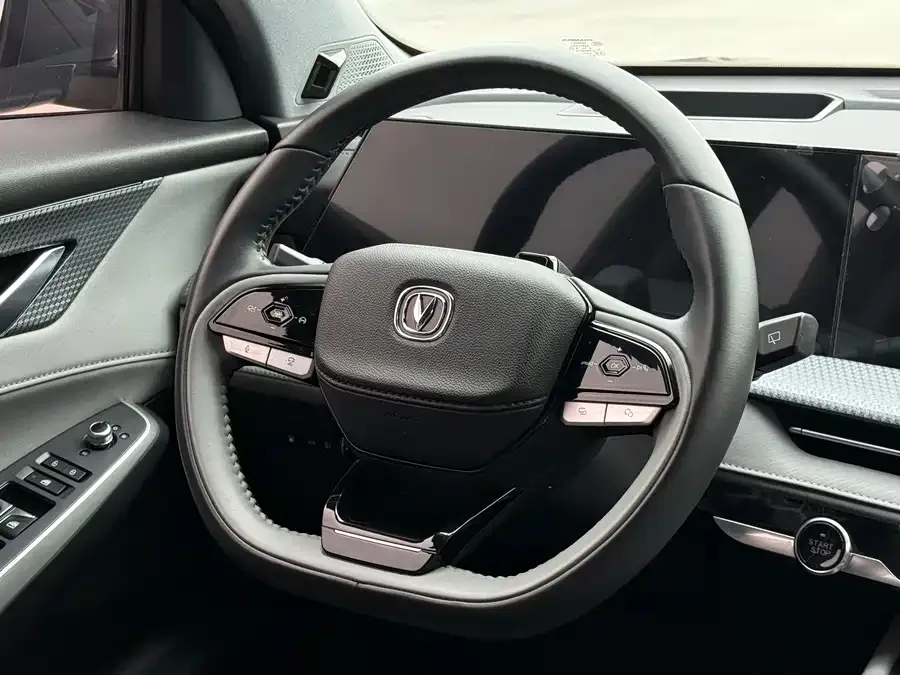 Changan CS75 Changan CS75 2022 Blue Whale Edition 1.5T DCT luxury model 2023 — миниатюра 3