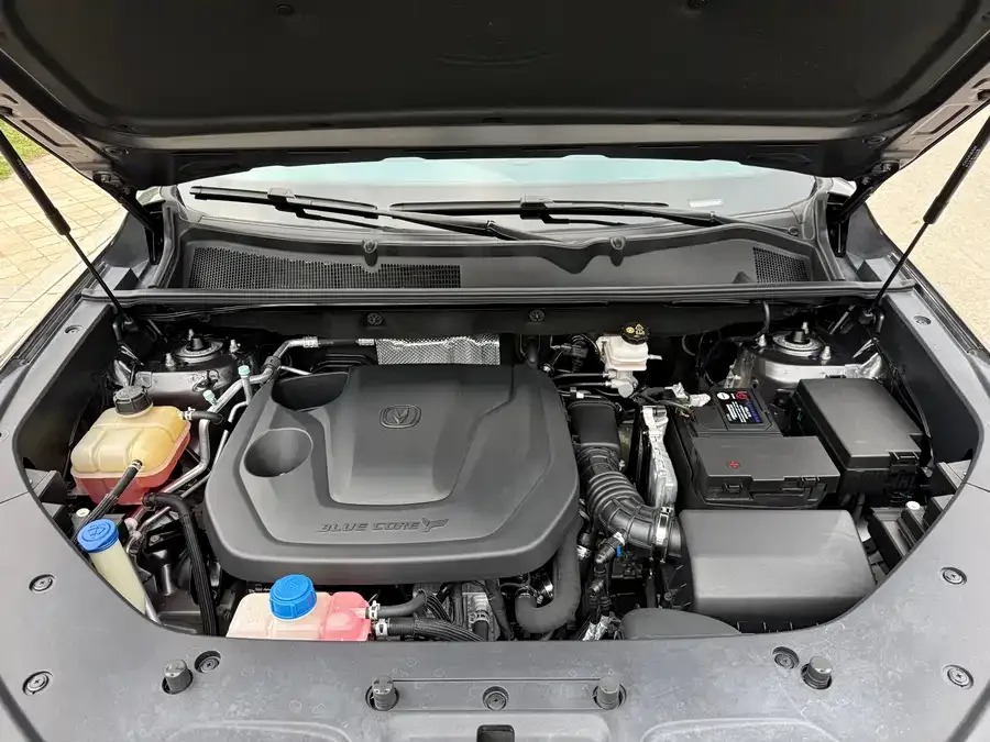 Changan CS75 Changan CS75 2022 Blue Whale Edition 1.5T DCT luxury model 2023 — миниатюра 5