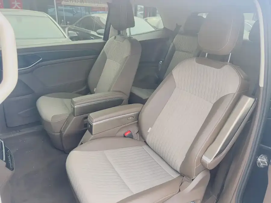 Volkswagen Viloran Weiran 2023 facelift 330TSI business version 2023 — миниатюра 2