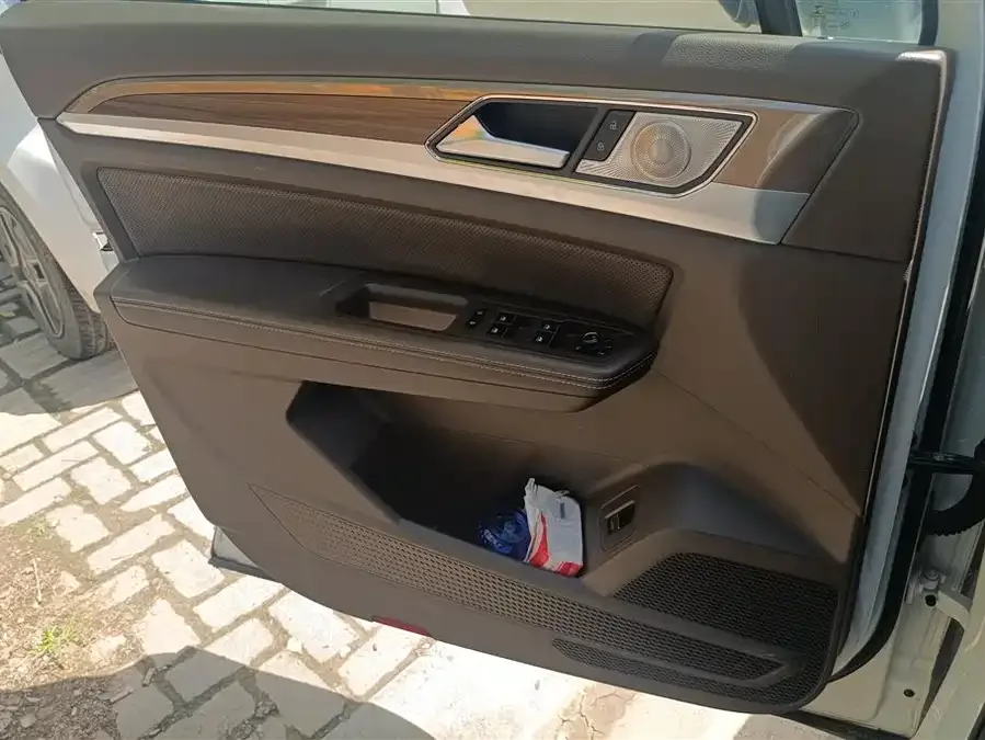 Volkswagen Viloran Weiran 2020 330TSI Deluxe Edition 2023 — миниатюра 4