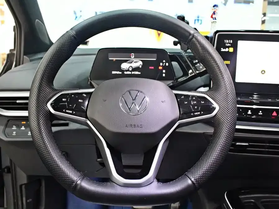 Volkswagen ID.4 CROZZ ID.4 CROZZ 2024 Pure Enjoyment Limited Edition 2024 — миниатюра 2
