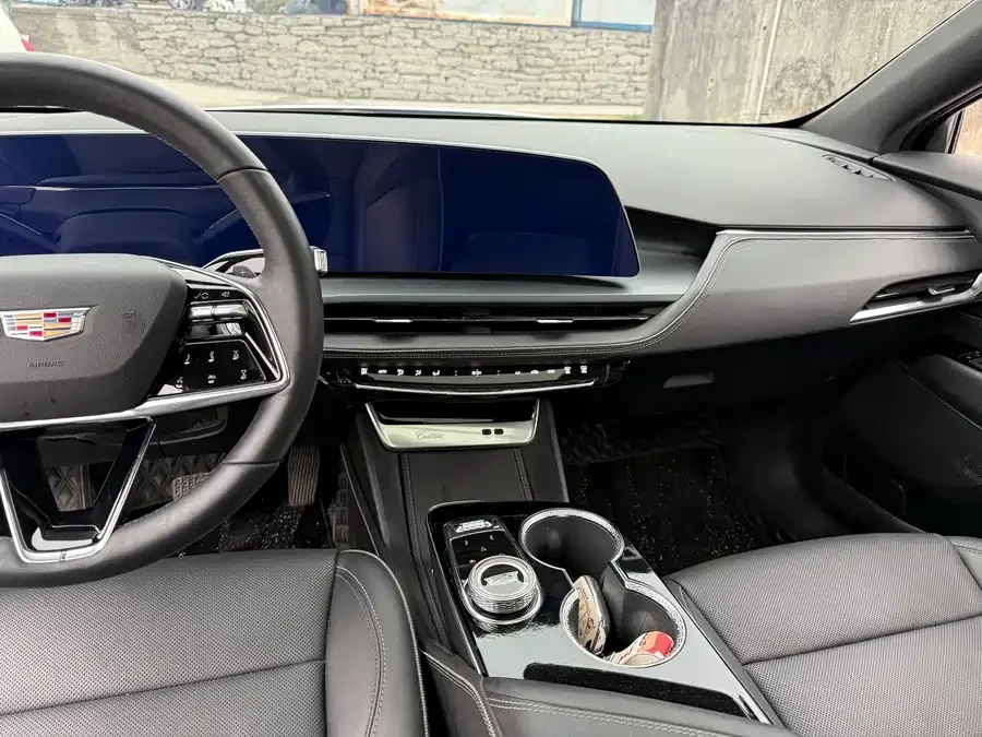 Cadillac GT4 2023 25T Luxury Edition 2023 — миниатюра 5