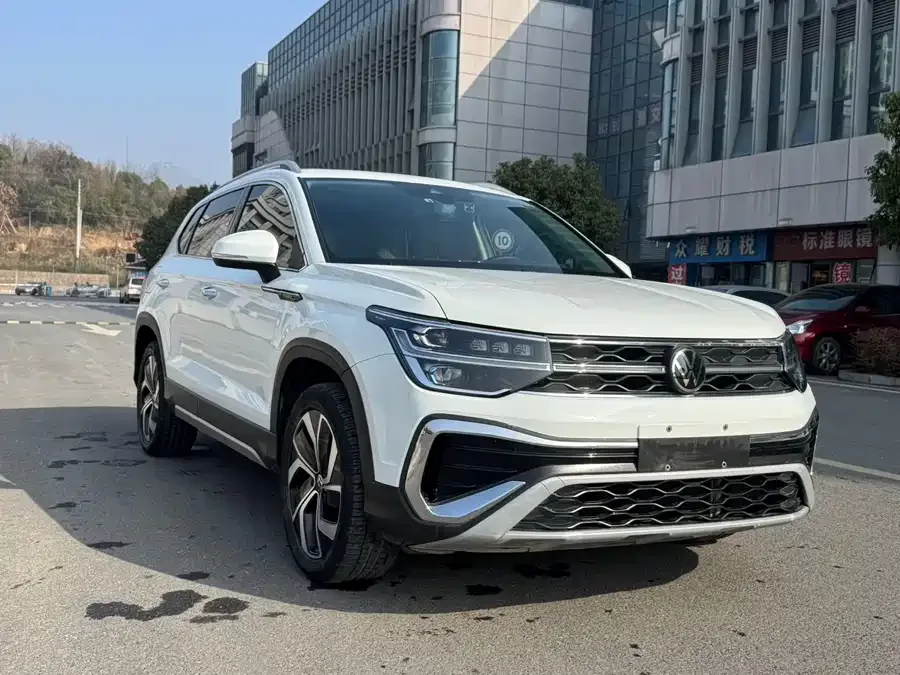 Volkswagen Tiguan (Tharu) Tuyue 2023 300TSI 2WD Full Moon Edition 2023 — миниатюра 3