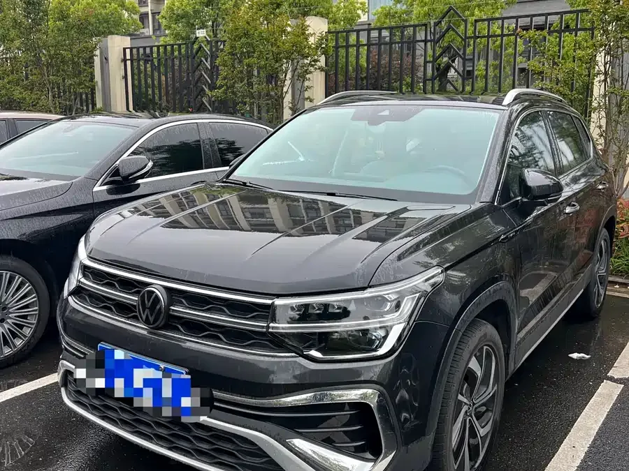 Volkswagen Tiguan (Tharu) Tuyue 2023 300TSI 2WD Full Moon Edition 2024 — фото 1, купить с доставкой в Москву
