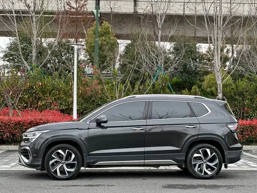 Volkswagen Tiguan (Tharu) Tuyue 2023 300TSI 2WD Full Moon Edition 2023 — миниатюра 4