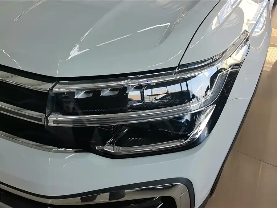 Volkswagen Tiguan (Tharu) Tuyue 2023 300TSI 2WD Full Moon Edition 2024 — миниатюра 2