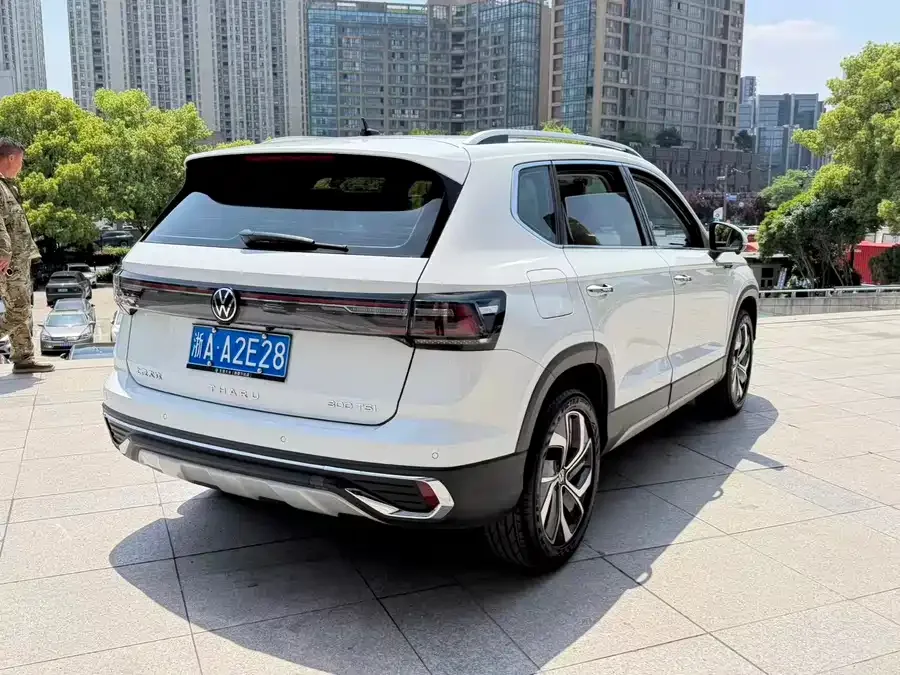 Volkswagen Tiguan (Tharu) Tuyue 2023 300TSI 2WD Full Moon Edition 2023 — миниатюра 2