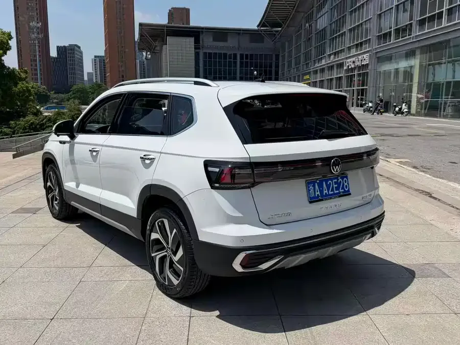 Volkswagen Tiguan (Tharu) Tuyue 2023 300TSI 2WD Full Moon Edition 2023 — миниатюра 4