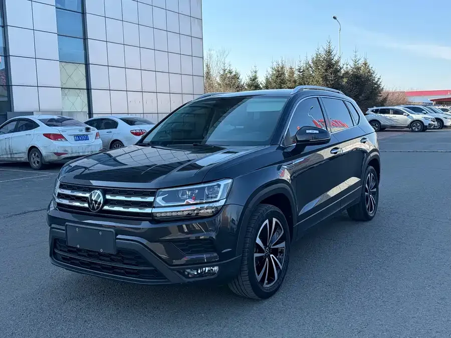 Volkswagen Tiguan (Tharu) Tuyue 2022 280TSI 2WD Luxury Edition 2022 — фото 1, купить с доставкой в Москву