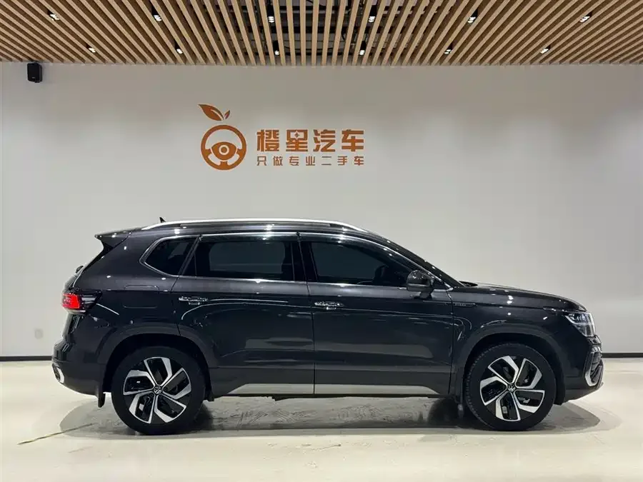 Volkswagen Tiguan (Tharu) Tuyue 2023 300TSI 2WD Full Moon Edition 2023 — миниатюра 3