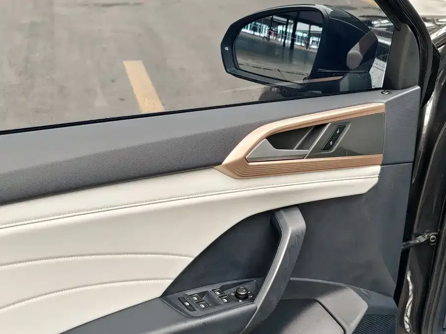 Volkswagen Tiguan (Tharu) Tuyue 2023 300TSI 2WD Full Moon Edition 2023 — миниатюра 2