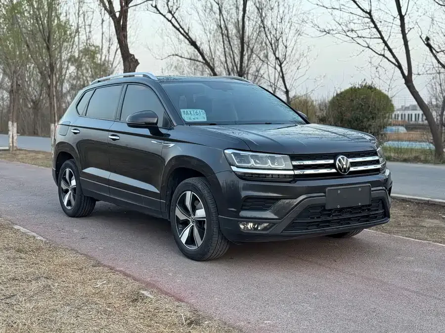 Volkswagen Tiguan (Tharu) Tuyue 2022 280TSI 2WD Comfort Edition 2023 — фото 1, купить с доставкой в Москву