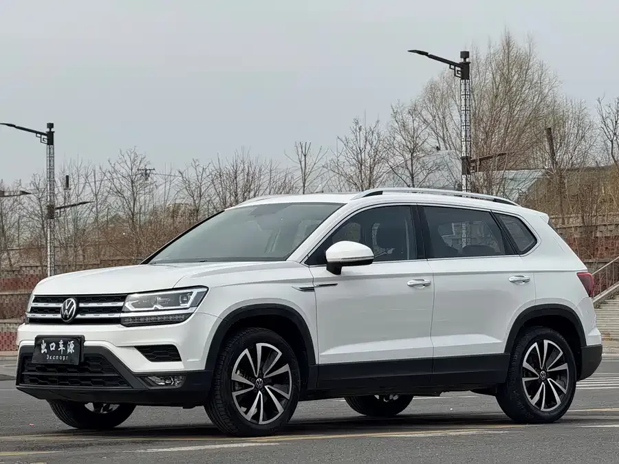 Volkswagen Tiguan (Tharu) Tuyue 2022 280TSI 2WD Luxury Edition 2023 — фото 1, купить с доставкой в Москву