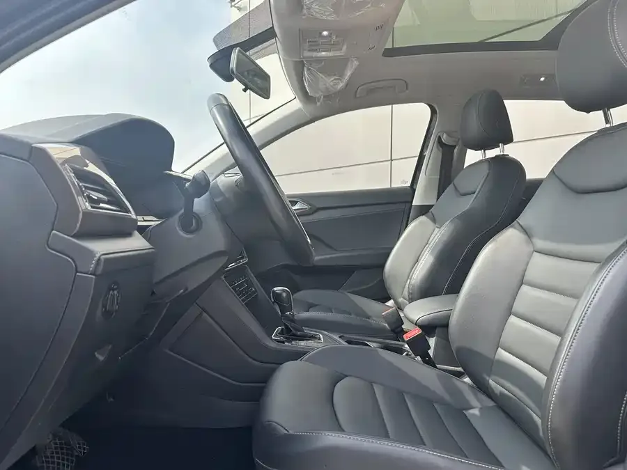 Volkswagen Tiguan (Tharu) 2021 Tuyue 280TSI 2WD Comfort Edition 2022 — миниатюра 2