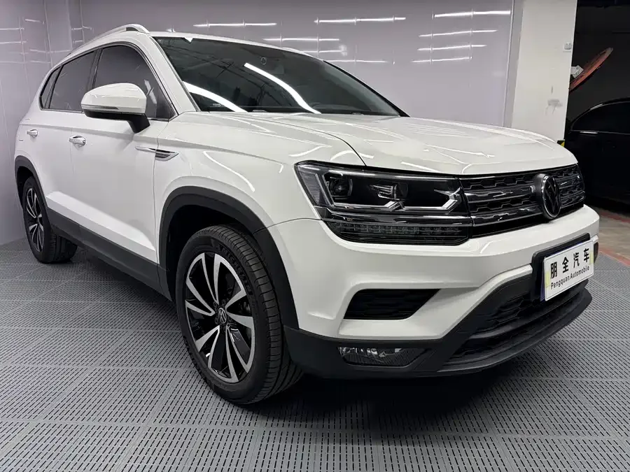 Volkswagen Tiguan (Tharu) Tuyue 2022 280TSI 2WD Luxury Edition 2023 — миниатюра 3